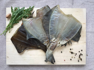 Картофель «Бруто» с солью 70 гр.: Камбала камчатская вяленая без икры