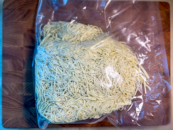 Сырный продукт ФЕРМЕРСКИЙ паутинка  укроп/чеснок в Одинцово